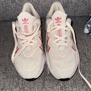 Adidas Ozweego Woman’s Cream Sneakers